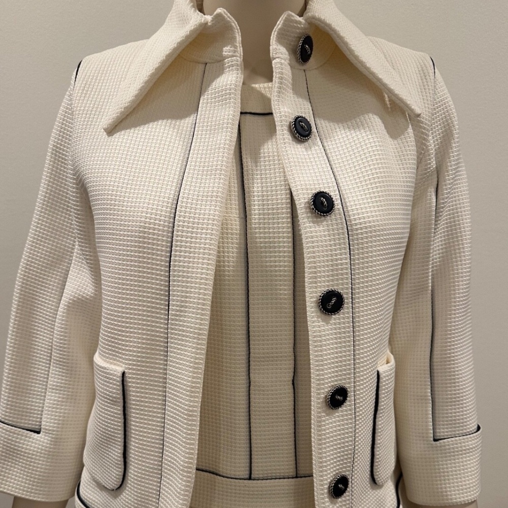 Chanel Classic White & Black Jacket Size 34